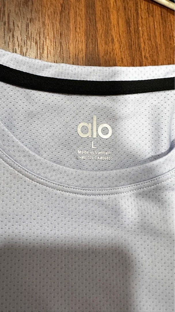 Alo Yoga Terry Beachside Short Sleeve T-Shirt - Lavender - L (Category: Activewear) located in Singapore. Submitted by mightygem.ff9f97 (Listing ID 1433239576, Image 2). Description: - Brand new Alo Yoga Terry Beachside Short Sleeve T-shirt - Color: Lavender - Size: L - Made in Vietnam - Lightweight and breathable fabric - Ideal for workouts or casual wear - Comes with original tags.