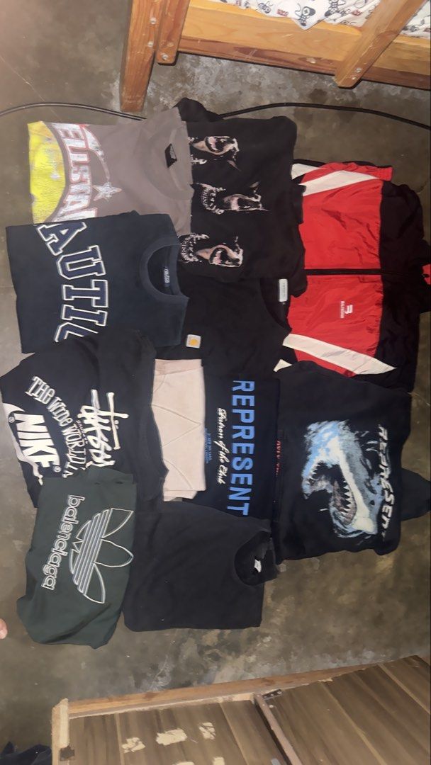 Aspack Mixed branded T-shirts and Jackets (Category: Tshirts & Polo Shirts ) located in Cabuyao City. Submitted by hachikuro (Listing ID 1433304145, Image 3). Description: Need Funds lang po for take all lang po sobrang solid lahat streetwear and lux pm nalang po 11pieces 500 each nalang po pag take all.