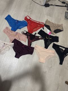 (Category: ) located in . Submitted by clothesandmakeup (Listing ID 1433379171, Image 1). Description: .