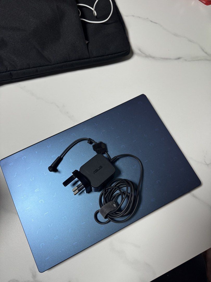 ASUS VivoBook E410K Laptop460392567869296640