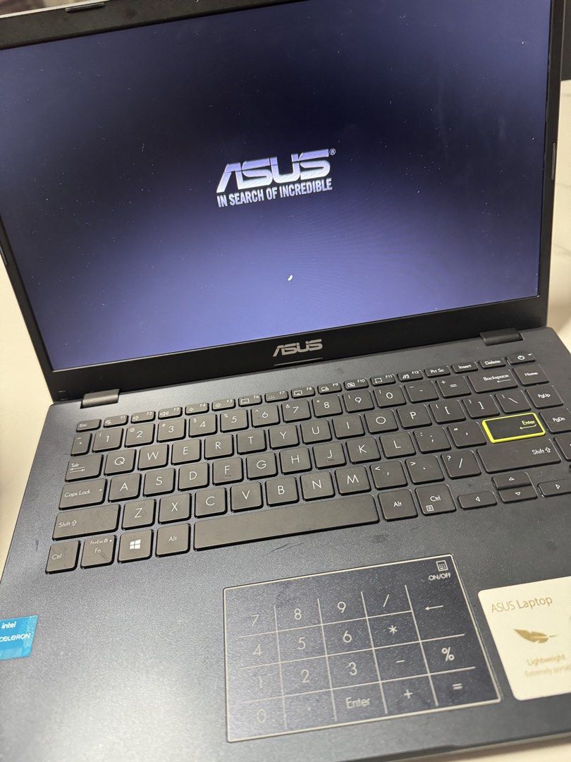 ASUS VivoBook E410K Laptop460392567869296641