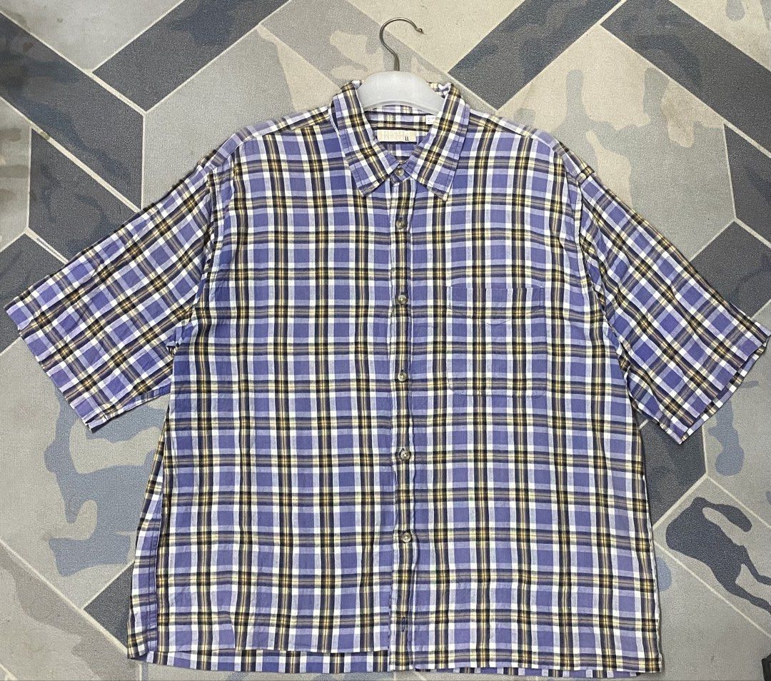 Basic land button shirt (Category: Formal Shirts) located in Bidor. Submitted by projek.bundle (Listing ID 1433331049, Image 1). Description: Follow Projek.bundle P 23 L 26.
