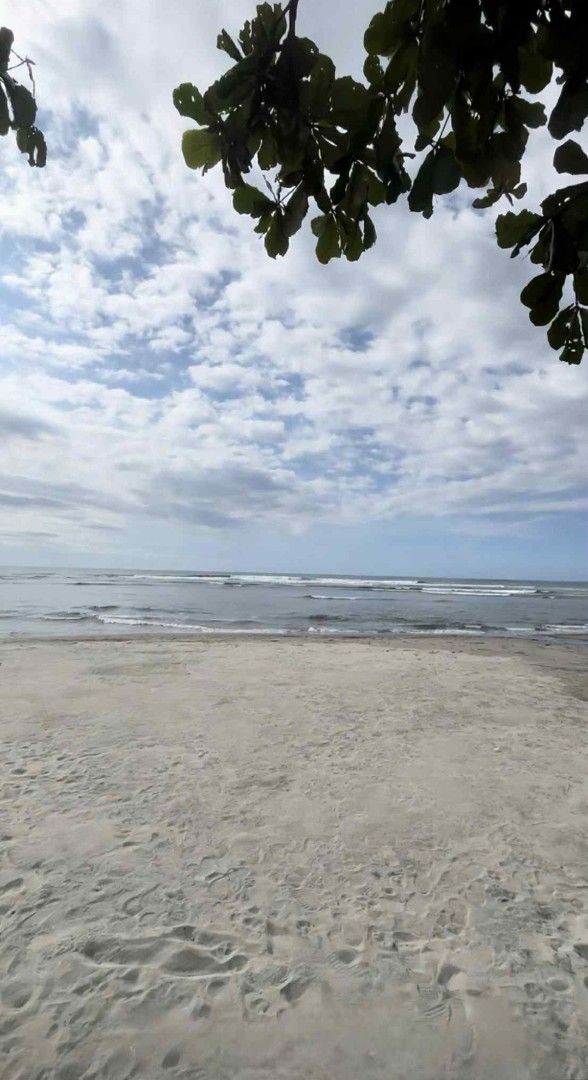 BEACHFRONT LOT - LU (Category: Lot) located in Manila. Submitted by butterplush.collection (Listing ID 1433297632, Image 2). Description: 📍City of San Fernando La Union ✅ Titled 205 sqm lot ✅ 13 meters frontage ✅ With cemented road access ✅ Peaceful residential area ✅ Ideal for beach house, resort, or apartments Php 6 Million (negotiable).