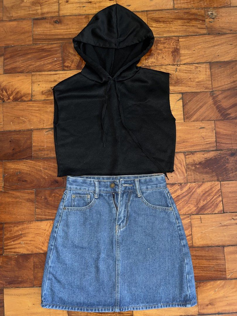 Black Sleeveless Hoodie (Category: Coats, Jackets and Outerwear) located in Manila. Submitted by declitterclutter (Listing ID 1433260835, Image 1). Description: - Black sleeveless hoodie with drawstring and hood - No COD - Buyer will shoulder the shipping fee - Decluttering - Some thrifted finds - No to overpricing!! - No to haggling! - XS to S.