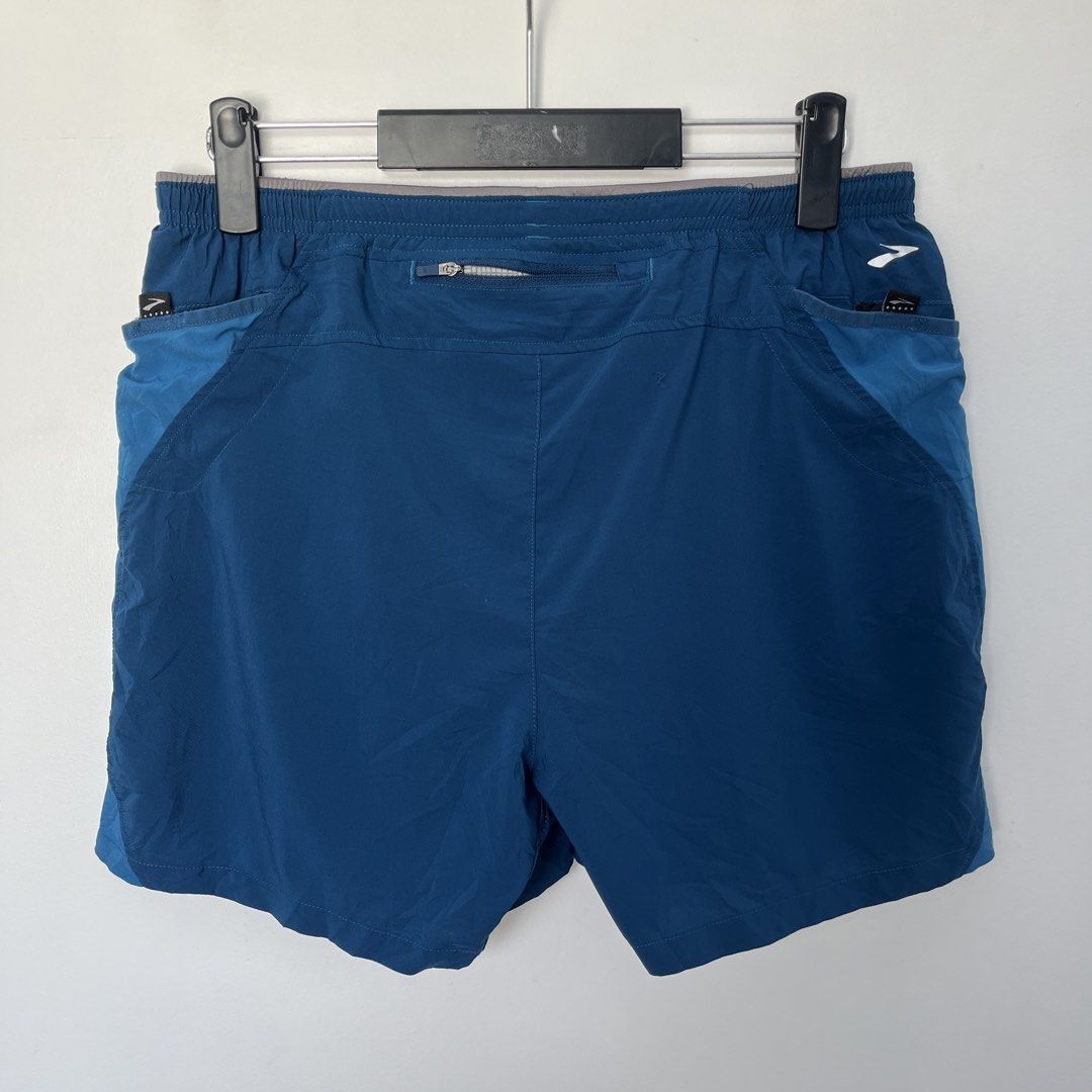 Brooks Running Shorts - Size L (Category: Activewear) located in Iligan City. Submitted by nick.segualan (Listing ID 1433364351, Image 3). Description: - Brooks running shorts - Color: Blue - Size: L (waist 30-36) - Features: - Small zip pocket at the back - Side pockets - Elastic waistband with drawstring - Made in Malaysia.
