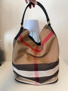 (Category: ) located in . Submitted by shoplikecess (Listing ID 1433367732, Image 1). Description: .