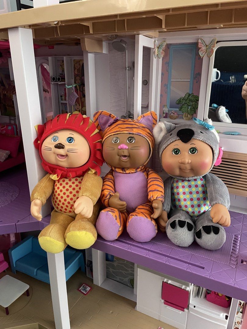 Cabbage Patch Kids Animal Plush Dolls (Category: Plushies & Soft Toys) located in Angeles City. Submitted by ralctrvr (Listing ID 1433278824, Image 2). Description: BRAND NEW! BOX WAS JUST DAMAGED SO I HAD TO TAKE THEM OUT pero fresh and dolls and mabango 💗 never been played just displayed in a dust free cabinet ₱3,000 as set May bawas pa for sure buyer.