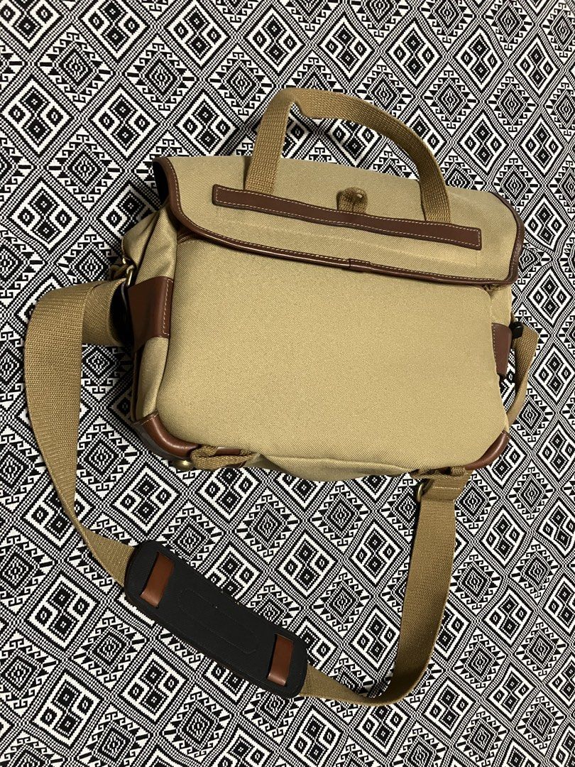 Camera bag for Sale: Billingham "Press Top" Medium Sized (Category: Sling Bags) located in Manila. Submitted by kdc12 (Listing ID 1433237198, Image 2). Description: Billingham “Press Top” Medium Sized Includes dividers inside 8500php * Reason for selling: Decluttering *These are preloved unless stated otherwise so please manage expectations *Shipping should be shouldered by the buyer / * Pick up: Bulacan * Mode of payment: BPI, Maya, Gcash * Plea