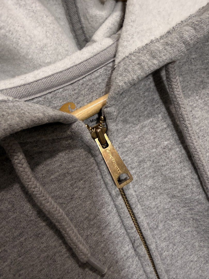Carhartt fullzip hoodie (Category: Activewear) located in Cebu City. Submitted by bestpicked (Listing ID 1433301533, Image 3). Description: Authentic Excellent condition Size Medium on tag Width 23 Length 29 No issue Location-Cebu City.