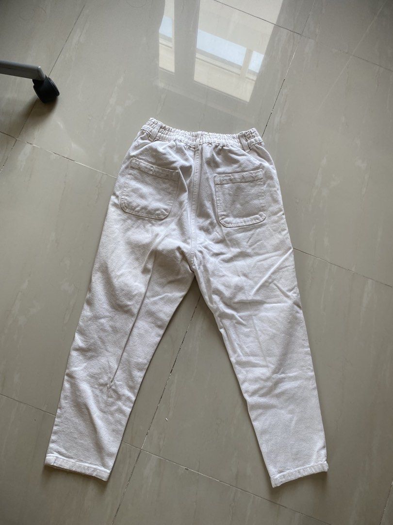 Celana kantor kerja Jeans jean ripped pant pants putih white broken old tua muda young pantai beach office look casual formal outer woman women girl girls pita ribbon kancing outer inner hm not zara uniqlo bershka topshop guess mango cutbray cut bray (Kategori: Bawahan) berada di Tangerang. Dikirim oleh elorastyle (ID iklan 1433278101, Gambar 3). Deskripsi: Lemari 3.
