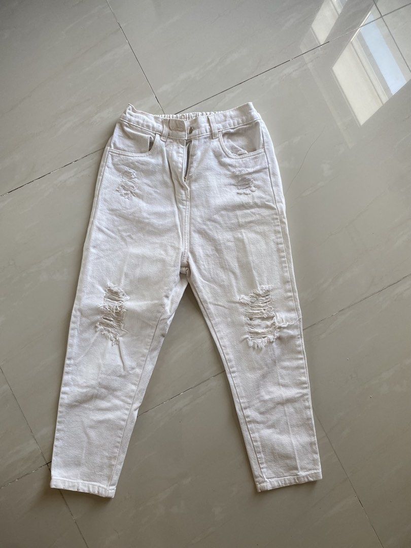 Celana kantor kerja Jeans jean ripped pant pants putih white broken old tua muda young pantai beach office look casual formal outer woman women girl girls pita ribbon kancing outer inner hm not zara uniqlo bershka topshop guess mango cutbray cut bray (Kategori: Bawahan) berada di Tangerang. Dikirim oleh elorastyle (ID iklan 1433278101, Gambar 2). Deskripsi: Lemari 3.