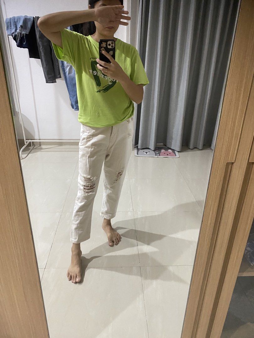 Celana kantor kerja Jeans jean ripped pant pants putih white broken old tua muda young pantai beach office look casual formal outer woman women girl girls pita ribbon kancing outer inner hm not zara uniqlo bershka topshop guess mango cutbray cut bray (Kategori: Bawahan) berada di Tangerang. Dikirim oleh elorastyle (ID iklan 1433278101, Gambar 1). Deskripsi: Lemari 3.