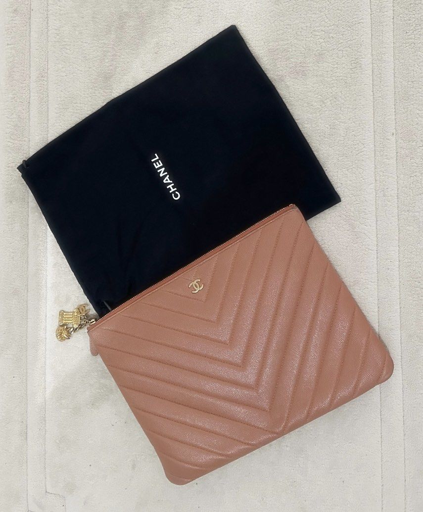Chanel clutch caviar (Category: Luxury Bags & Wallets) located in Taguig. Submitted by elitex88 (Listing ID 1433271981, Image 1). Description: Salmon color Gold hardware With dustbag Paperbag.