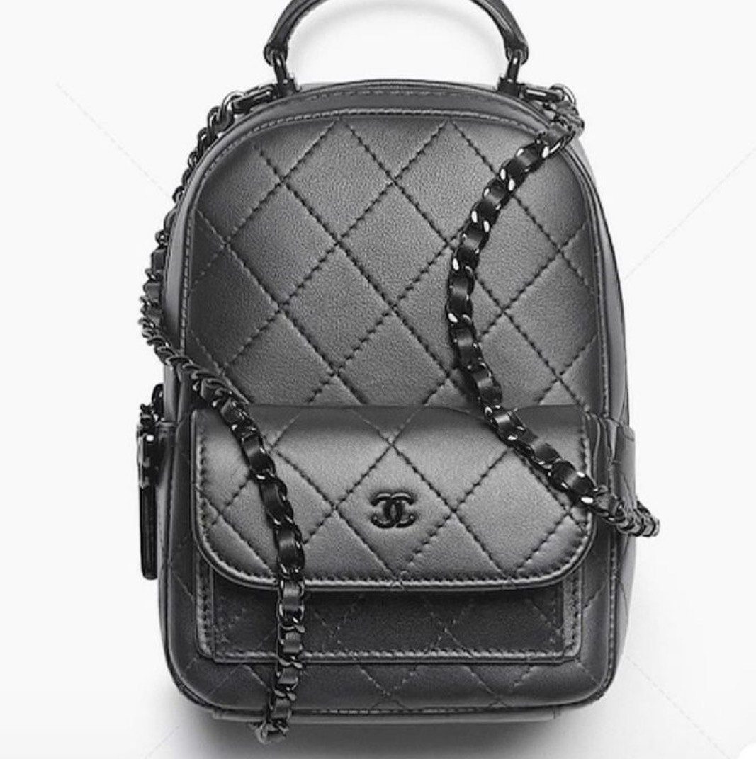Chanel so black mini backpack (Category: Bags & Wallets) located in Singapore. Submitted by mmmm1726 (Listing ID 1433370352, Image 1). Description: Brand new Full set exclude receipt So black mini backpack .