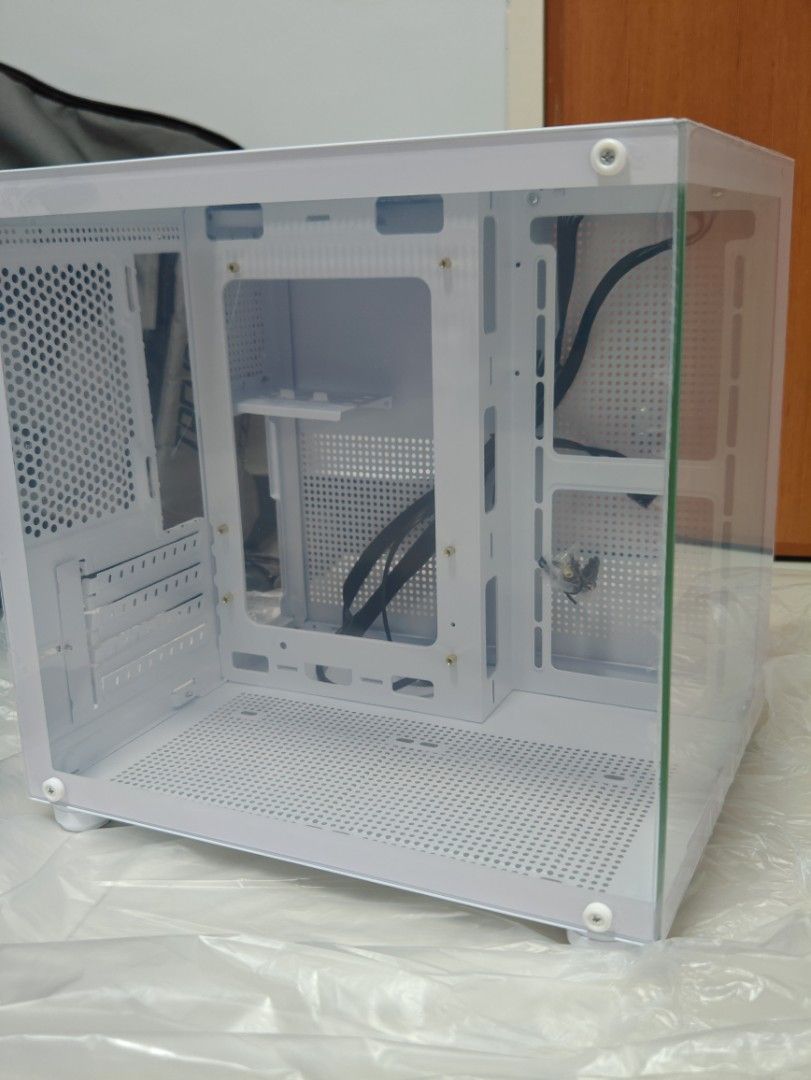 computer case436878634197995521