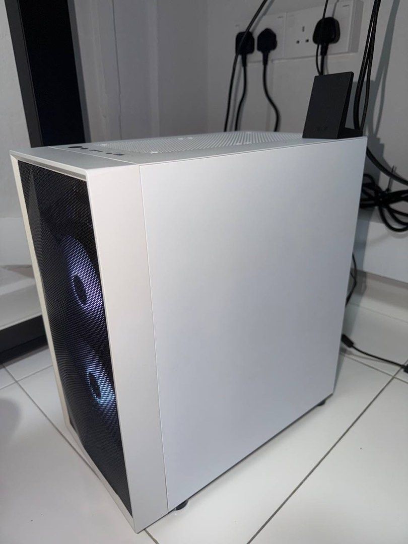 Custom White Gaming PC / Desktop436880299189882887