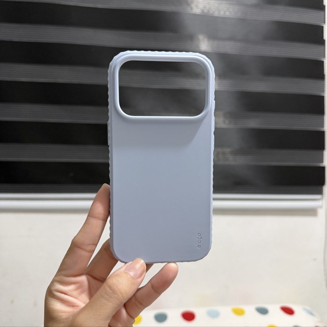 Elago Magnetic Ridge Silicone Case - iPhone 17 Pro Light Blue (Category: Cases & Sleeves) located in Mandaluyong City. Submitted by selllywelly (Listing ID 1433372732, Image 1). Description: Can pass as brand new! Bought for ₱2k+ Still comes with the stickers and box — though the box says “black” since it’s my boyfriend’s; I misplaced mine that said light blue 😅.