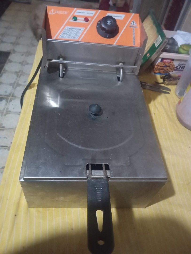 ELECTRIC DEEP FRYER HEAVY DUTY (Category: Cookware & Accessories) located in Antipolo. Submitted by shai_ibarra (Listing ID 1433271529, Image 2). Description: These counter top fryer are designed with safety, durability and simplicity in mind. they are ideal use in restuarant, fast food shop, canteens, etc... Beautiful and practical efficient heating element, warming rapidly, heating module can be lifted up for easy cleaning Removable oil pan can