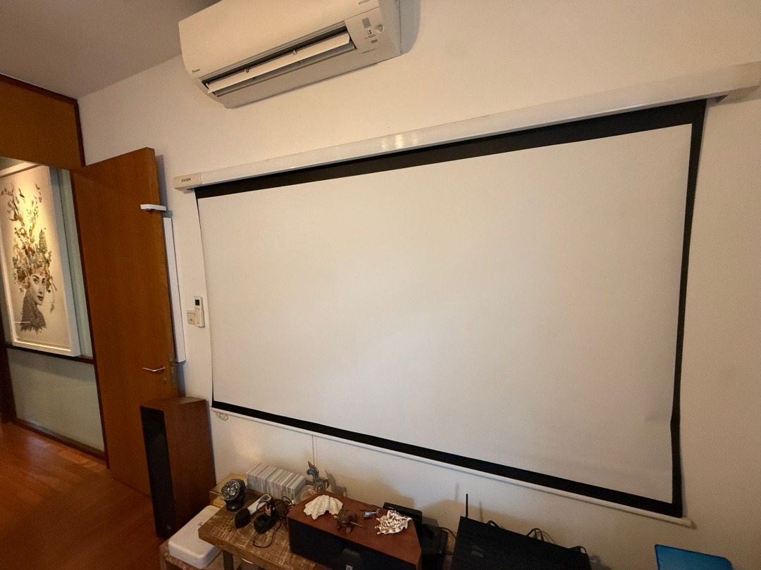 Exzen Slow Retraction Projector Screen 100