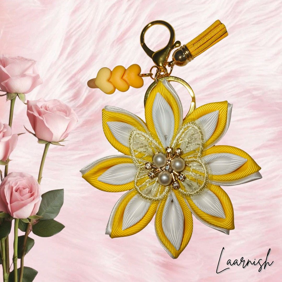 Flower Keychain (Category: Handmade Craft) located in Santa Rosa. Submitted by laarnish (Listing ID 1433257230, Image 1). Description: These eye-catching keychain add a touch of whimsy and personality to any bag. 🌺 Handmade Accessories! 🌺 Color may slightly differ due to lighting. .