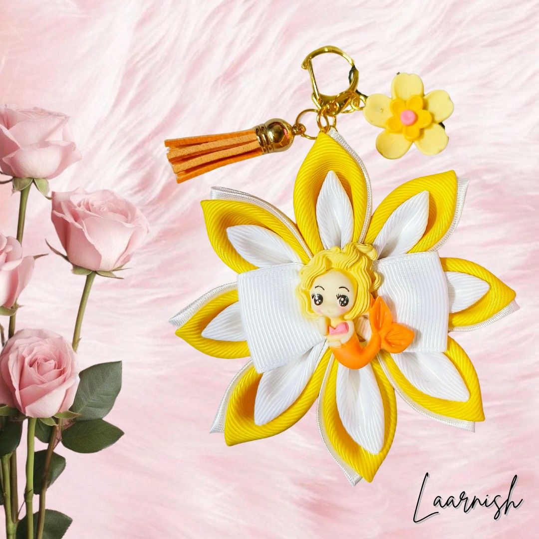 Flower Keychain (Category: Handmade Craft) located in Santa Rosa. Submitted by laarnish (Listing ID 1433258893, Image 1). Description: These eye-catching keychain add a touch of whimsy and personality to any bag. 🌺 Handmade Accessories! 🌺 Color may slightly differ due to lighting. .