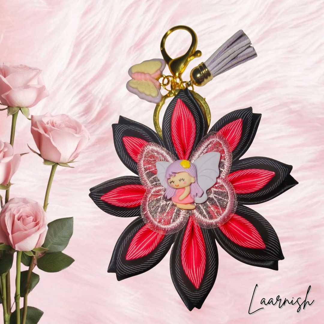 Flower Keychain (Category: Handmade Craft) located in Santa Rosa. Submitted by laarnish (Listing ID 1433260592, Image 1). Description: These eye-catching keychain add a touch of whimsy and personality to any bag. 🌺 Handmade Accessories! 🌺 Color may slightly differ due to lighting. .