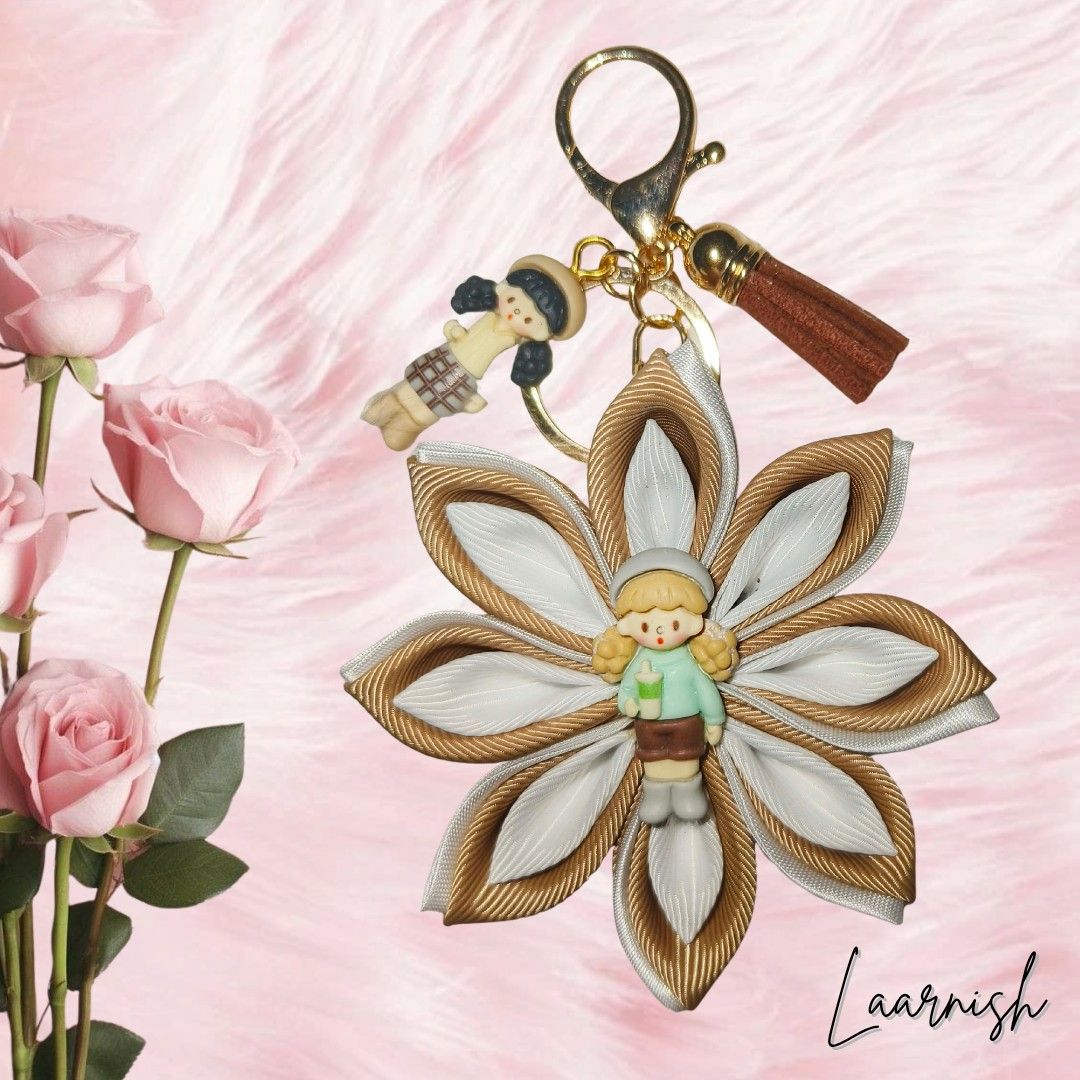 Flower Keychain (Category: Handmade Craft) located in Santa Rosa. Submitted by laarnish (Listing ID 1433260908, Image 1). Description: These eye-catching keychain add a touch of whimsy and personality to any bag. 🌺 Handmade Accessories! 🌺 Color may slightly differ due to lighting. .