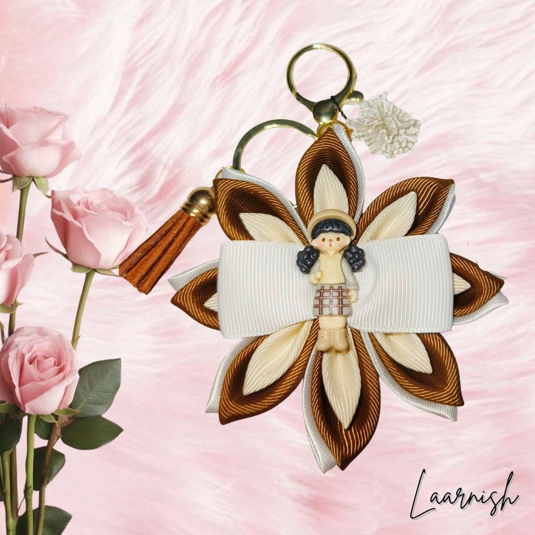 Flower Keychain (Category: Handmade Craft) located in Santa Rosa. Submitted by laarnish (Listing ID 1433261067, Image 1). Description: These eye-catching keychain add a touch of whimsy and personality to any bag. 🌺 Handmade Accessories! 🌺 Color may slightly differ due to lighting. .