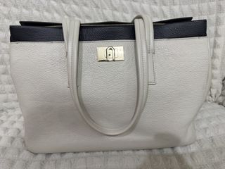 (Category: ) located in . Submitted by swiftwhale.3e81de (Listing ID 1433284661, Image 1). Description: .