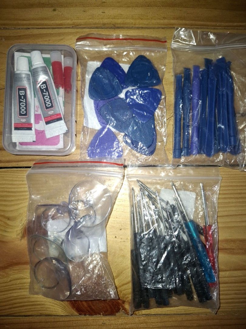 LCD Mobile Phone Repair Tool Kit SET (Category: Craft Supplies & Tools) located in Quezon City. Submitted by an.marie (Listing ID 1433260204, Image 3). Description: Mobile phone repair toolkit. Includes suction cups, opening picks, screwdrivers, pry tools, and B-7000 glue. Ready to use! Loc:Tandang sora, QC Can do same day delivery or jnt for less shipping fee NOTE: Price is fixed - we give discounts for multiple orders only ☺️.