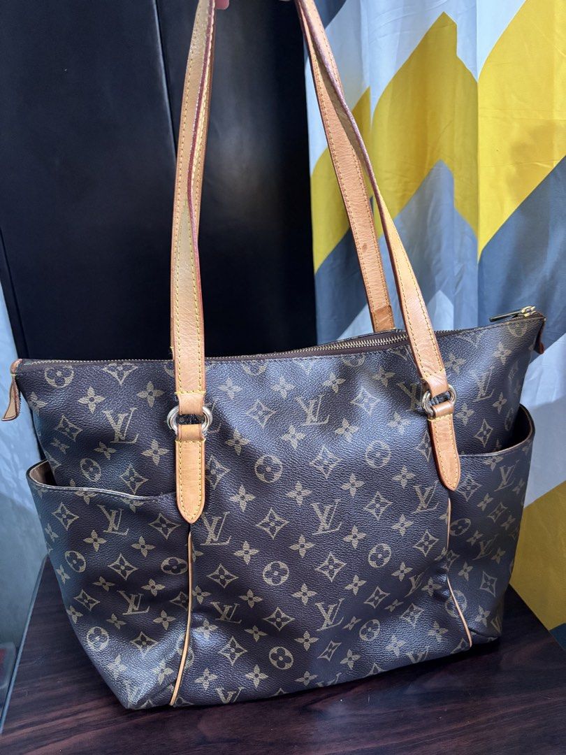 Louis Vuitton Cabas Piano Tote Bag (Category: Tote Bags) located in Manila. Submitted by nigel_ky (Listing ID 1433309011, Image 2). Description: - Louis Vuitton Cabas Piano tote bag - Classic Monogram canvas - Two exterior side pockets - Spacious interior with multiple pockets - Leather handles and trim - Made in France - Functional zipper closure - Light brown interior lining loc : malate, manila mop : gcash mod : lalamove + manage your expectat