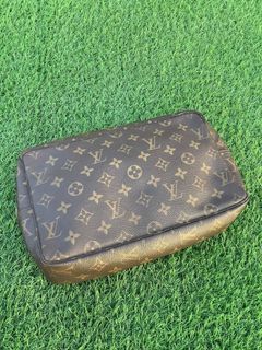 (Category: ) located in . Submitted by stayhypethrifted (Listing ID 1433317835, Image 1). Description: .