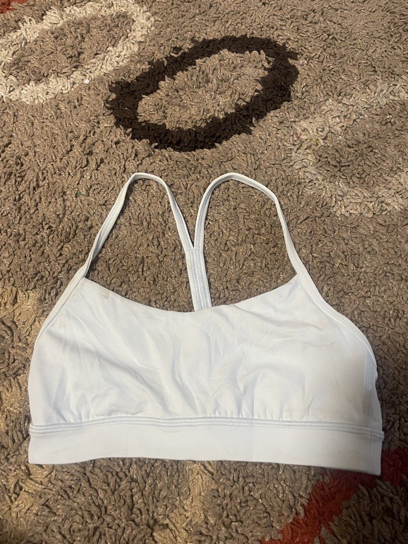 Lululemon Flow Y Bra (Category: Activewear) located in La Trinidad. Submitted by avessonjam (Listing ID 1433309723, Image 3). Description: - Lululemon Flow Y Bra - Light blue color - Racerback design - Thin straps - Lululemon logo detail - Made from soft, breathable material - Ideal for low-impact workouts - Comfortable fit and support -washable dirt.