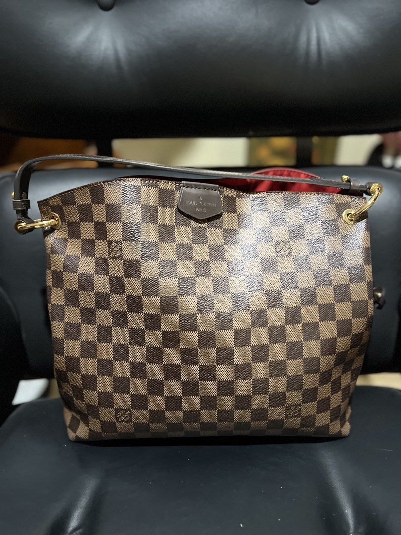 LV DAMIER EBENE GRACEFULL PM (Category: Luxury Bags & Wallets) located in Lapu-Lapu City. Submitted by 0909tagabagz0909 (Listing ID 1433213118, Image 1). Description: 100% original Looks new condition .