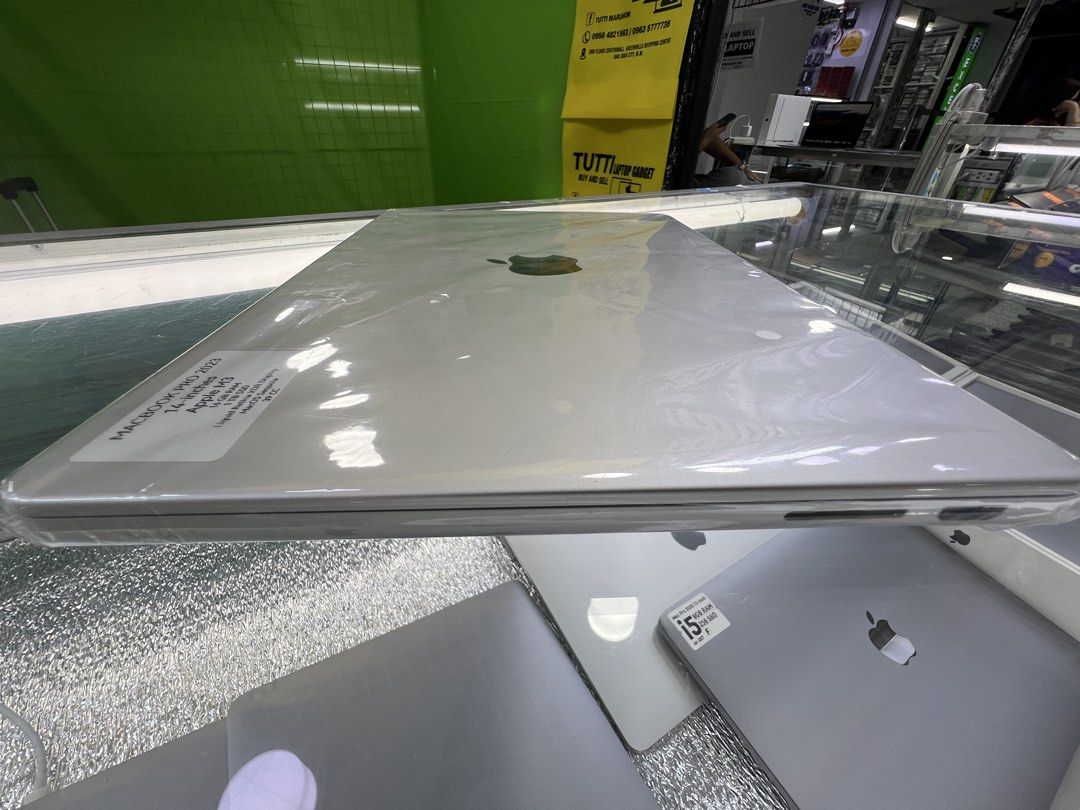 MacBook Pro 2023 14-inch Apple M3 (Category: Laptops & Notebooks) located in Manila. Submitted by vaniextura (Listing ID 1433246623, Image 2). Description: - Brand new, sealed MacBook Pro 2023. - 14-inch Liquid Retina XDR display. - Apple M3 chip. - 16GB RAM. 1TB GB SSD. - Silver color. - Still in original packaging..