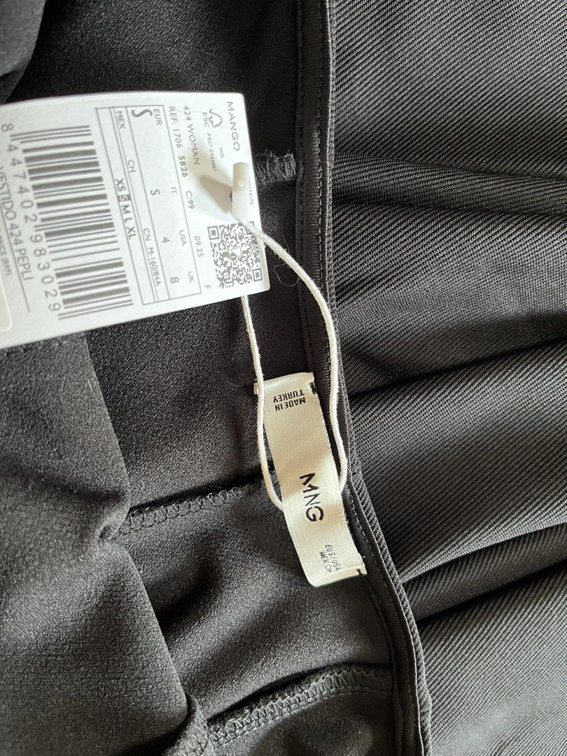 Mango Black Halter Neck Pleated Dress (Category: Dresses) located in Manila. Submitted by yuzudeclutter (Listing ID 1418675965, Image 2). Description: - Black halter neck dress - A-line silhouette - Fitted bodice - Flowing mid-calf skirt - Sleeveless - High neckline - Smooth, solid fabric - Simple, clean design Original Price Php3,295 With tags Selling for less RFS: Decluttering.