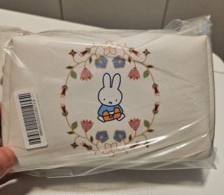 (Category: ) located in . Submitted by miffy688 (Listing ID 1433320591, Image 1). Description: .