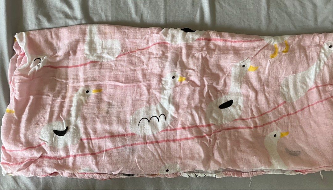 Muslin cloth pink duck (Category: Other Baby Bathing & Changing Needs) located in Quezon City. Submitted by happy_starlight (Listing ID 1433394994, Image 1). Description: .