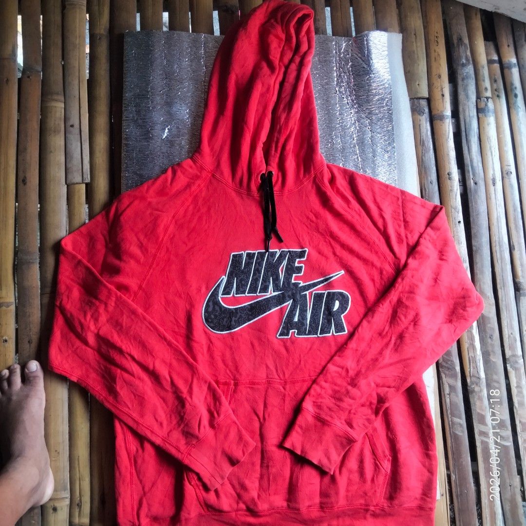 Nike Air Hoodie Red (Category: Hoodies) located in Manila. Submitted by mk_ukay (Listing ID 1433394662, Image 3). Description: - Red Nike Air hoodie - Features a large Nike Air logo on the front - Size: 185/100A - Made of 100% cotton - Drawstring hood - Kangaroo pocket - Made in China.
