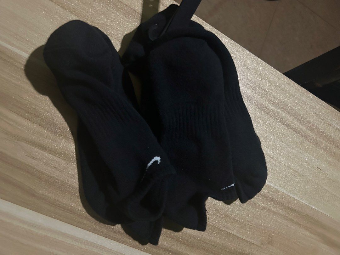 NIKE BLACK FOOT SOCKS (Category: Socks) located in Quezon City. Submitted by ger4rd (Listing ID 1433366771, Image 3). Description: BRAND NEW NIKE FOOT SOCKS 5 PAIRS 1000 pesos.