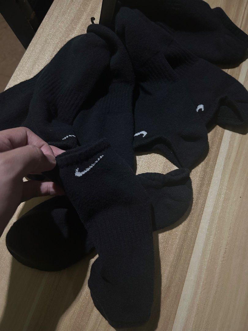 NIKE BLACK FOOT SOCKS (Category: Socks) located in Quezon City. Submitted by ger4rd (Listing ID 1433366771, Image 1). Description: BRAND NEW NIKE FOOT SOCKS 5 PAIRS 1000 pesos.