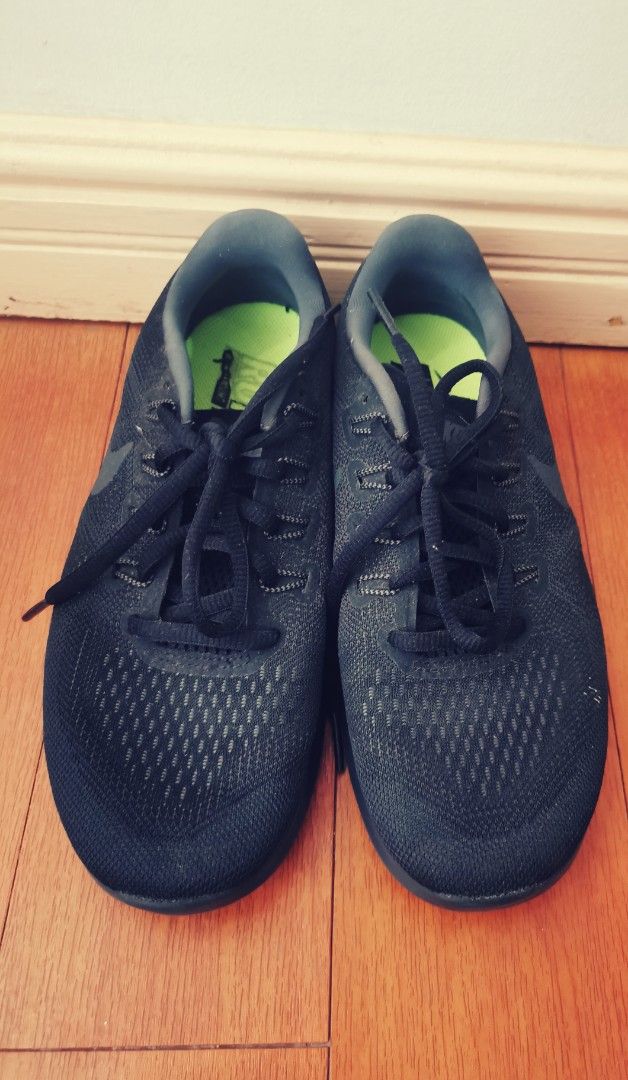 Nike Free RN Running Shoes - Black (Category: Sneakers) located in Davao. Submitted by sachigo (Listing ID 1433219130, Image 2). Description: - Black Nike Free RN running shoes - Breathable mesh upper - Flexible sole - 'RUN NATURE' insole print - Black laces - Nike swoosh logo - Some wear on soles Size: 5.5, 22.5 cm.