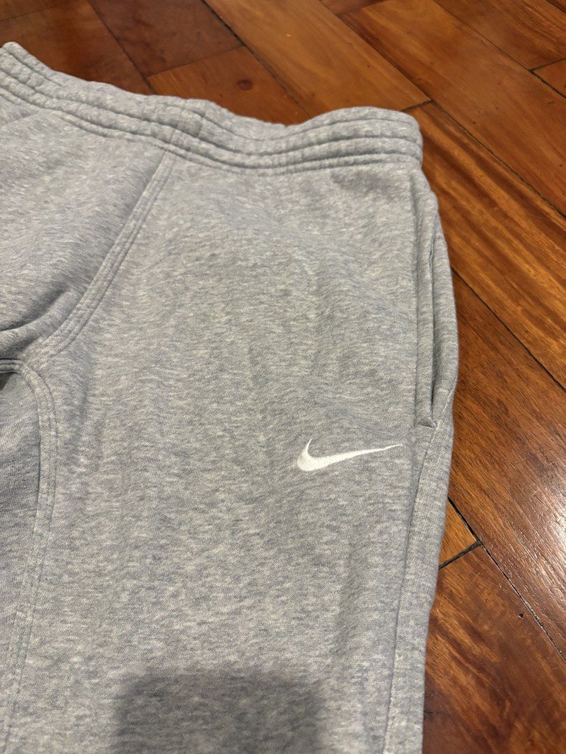 Nike Sweatpants - Gray - Small (Category: Joggers) located in Pasig City. Submitted by mvsdb (Listing ID 1433309564, Image 3). Description: - Nike sweatpants - Size: Small - Color: Gray - Features a small white Nike logo - Drawstring waistband - Two side pockets - Made in Vietnam.