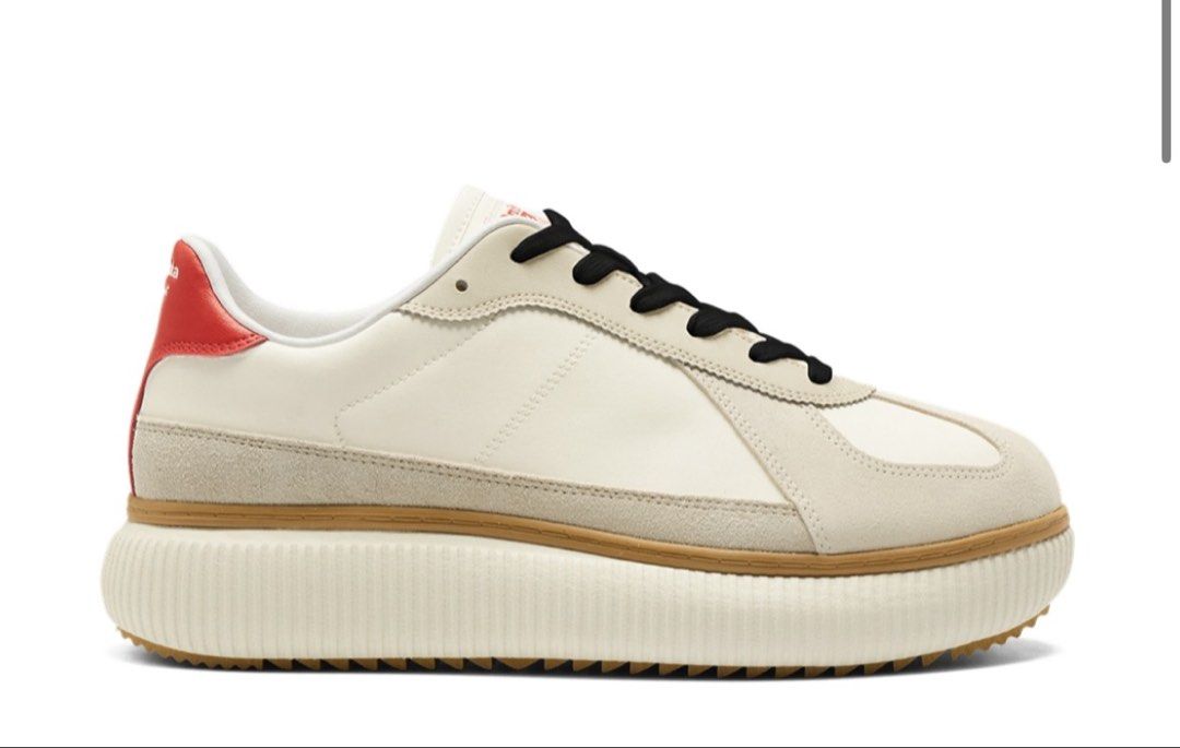 Onitsuka Tiger Delecity shoes - EU37 (Category: Sneakers) located in Singapore. Submitted by awenes (Listing ID 1433351990, Image 1). Description: - Brand new Onitsuka Tiger Moage CO sneakers - Color: Cream and Black - Size: US 8.5 / EUR 42 - Condition: Never worn, with original box and tags - Features: Stylish design with platform sole - Perfect for adding retro flair to your look.