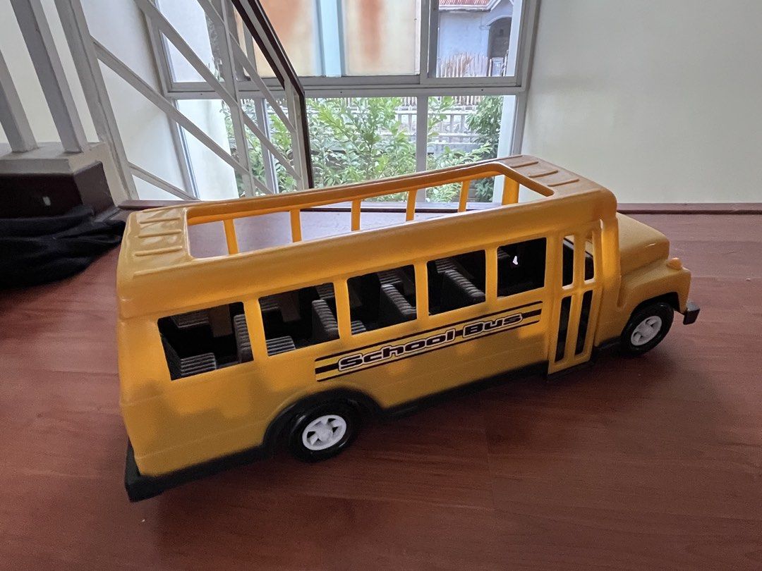 Open top toy school bus for kids (Category: Kids Toys) located in Las Pinas. Submitted by therecycledcollection (Listing ID 1433283703, Image 2). Description: • School bus toy for kids ages 3- 7+ • Bought in the US .