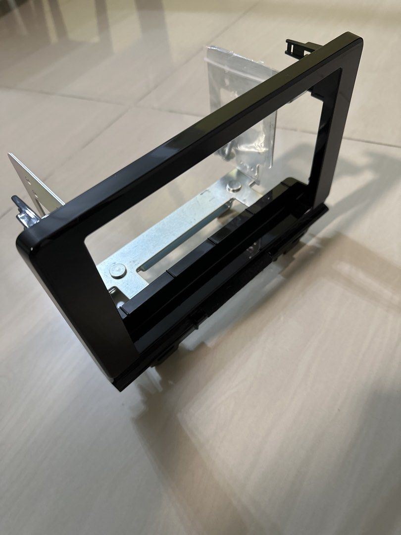 Original Honda Vezel 2023 Head Unit Bracket (Category: Navigation & Displays) located in Singapore. Submitted by joel1215 (Listing ID 1433340010, Image 1). Description: - Like New - Original Honda Vezel 2023 Head Unit Bracket - Designed for a perfect fit.
