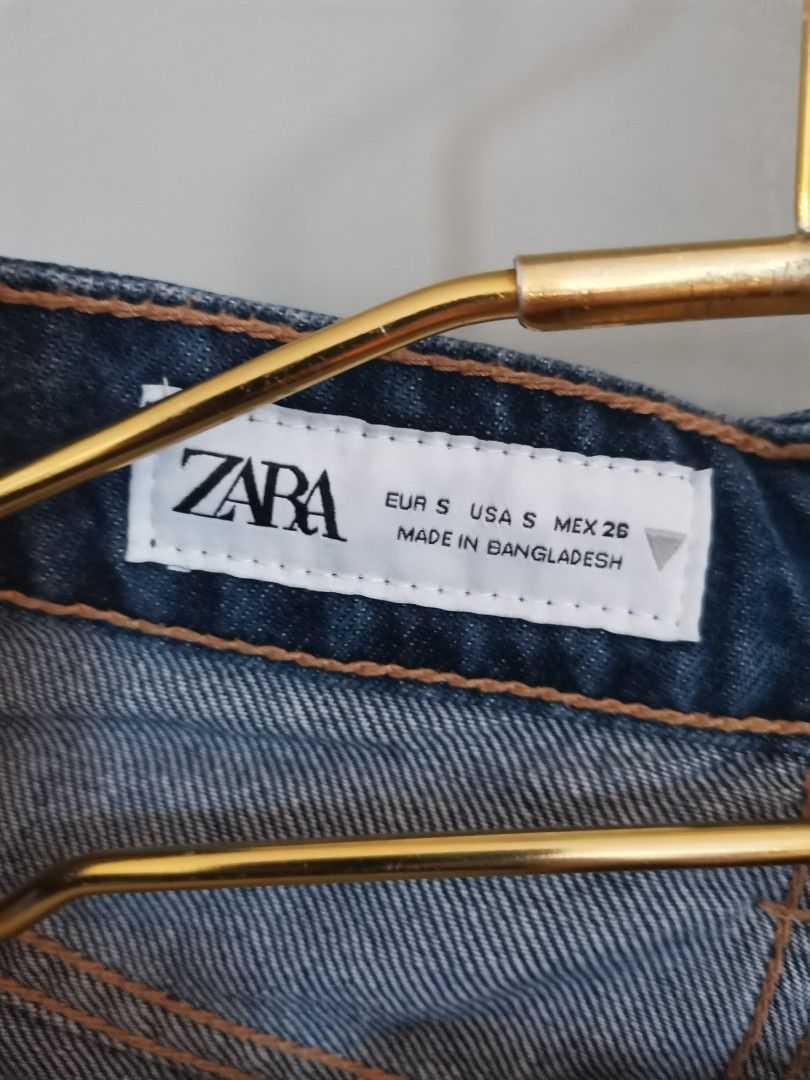 original zara denim skirt (Category: Skirts) located in Quezon City. Submitted by charlottescollection (Listing ID 1433215246, Image 2). Description: original zara denim skirt can fit till size 28 waistline .