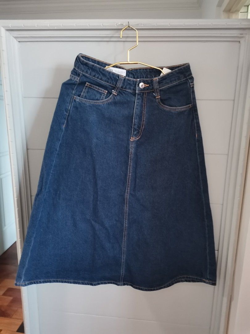 original zara denim skirt (Category: Skirts) located in Quezon City. Submitted by charlottescollection (Listing ID 1433215246, Image 1). Description: original zara denim skirt can fit till size 28 waistline .