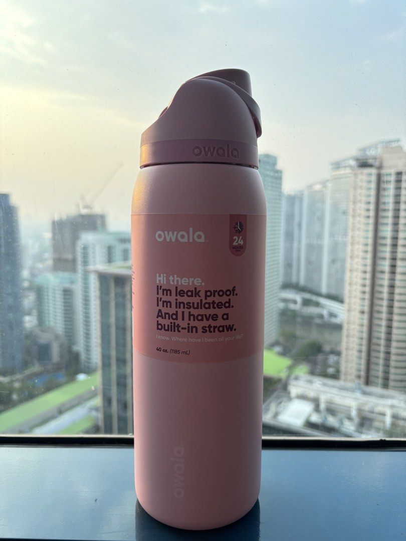 Owala FreeSip Insulated Water Bottle (Category: Water Bottles & Tumblers) located in Pasig City. Submitted by cheskalorayes (Listing ID 1433229863, Image 1). Description: - Owala FreeSip Water Bottle - Leak-proof design - Insulated to keep drinks cold - Built-in straw for easy sipping - Push-button lid with lift-to-unlock feature - Color: Rose Quartz - Capacity: 40 oz .