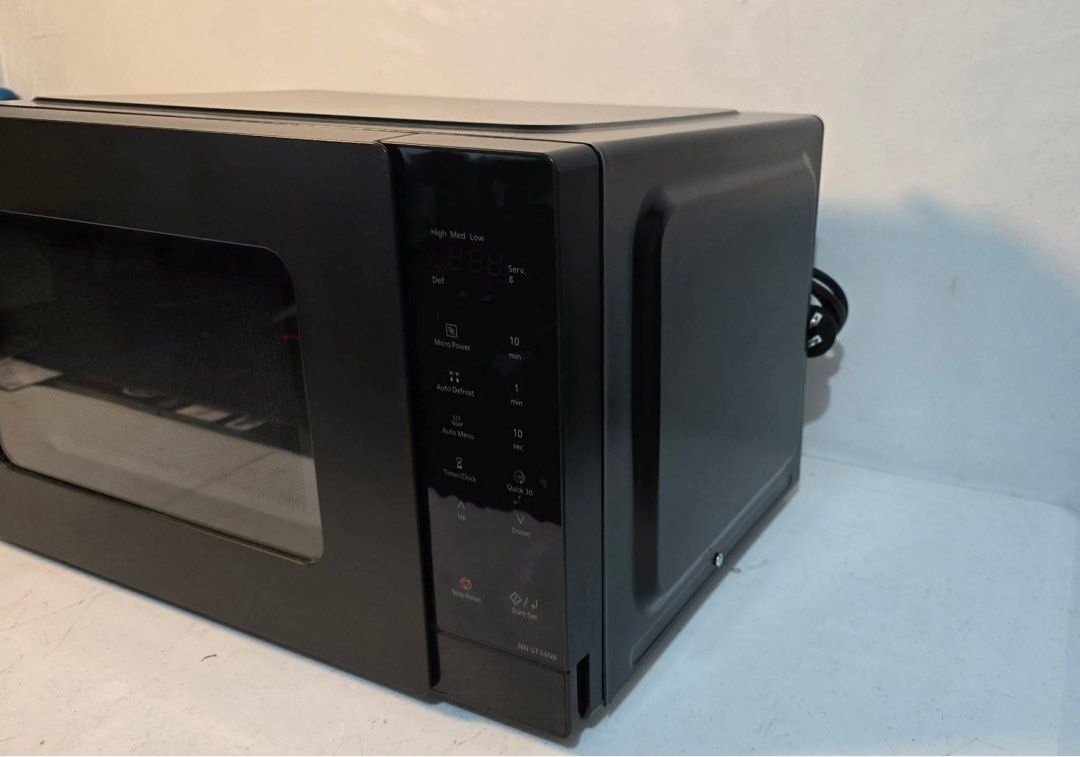 Panasonic NN-ST34NB Microwave Oven (Category: Ovens & Toasters) located in Taytay. Submitted by mikz_1303 (Listing ID 1433210125, Image 3). Description: Panasonic 23L Microwave Oven Australian mall pull out used as display unit model:NN-ST34NB 23L No box SRP: 13k 220V 6k.